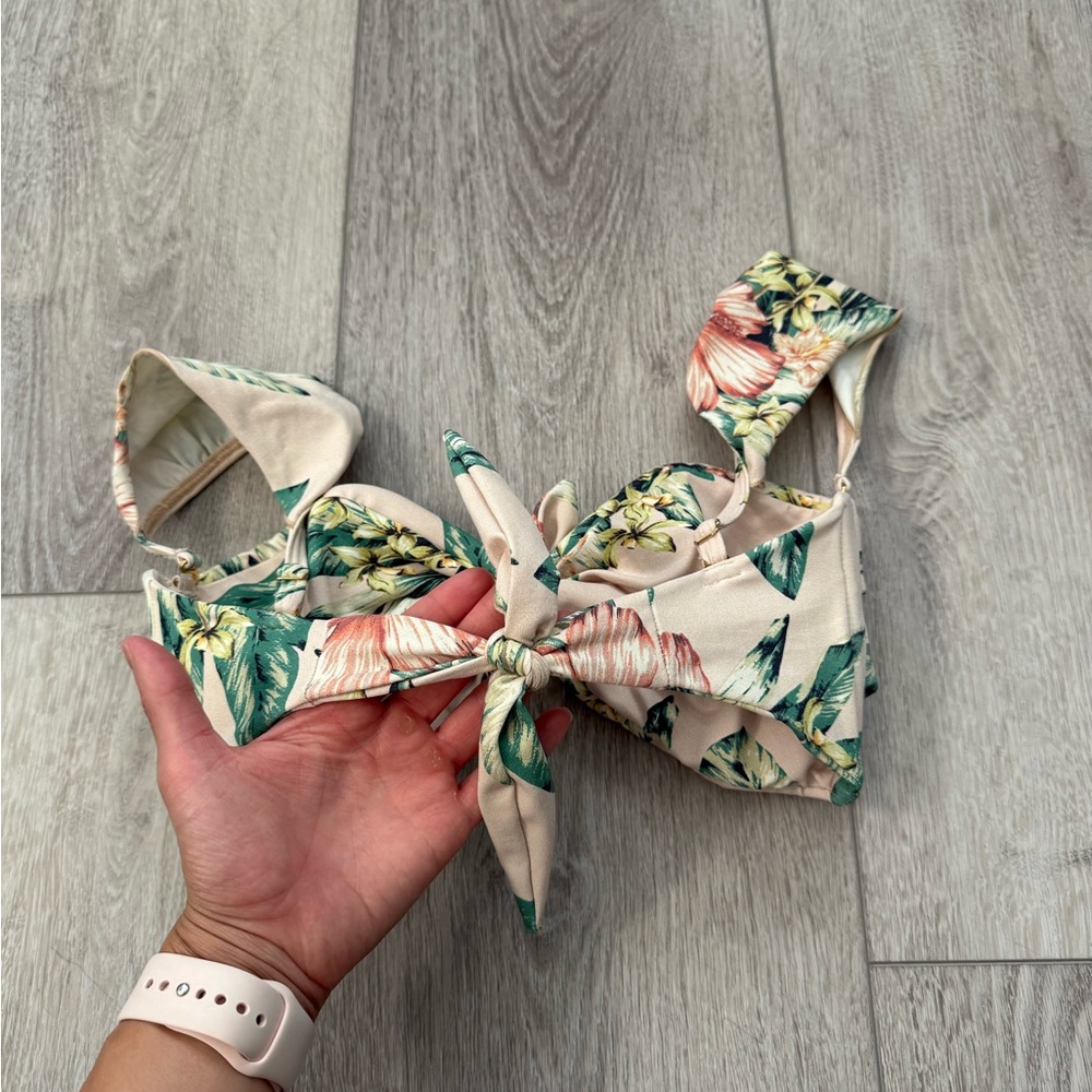 Montce Swim Cabana Floral Bikini Top - Picture 4 of 4